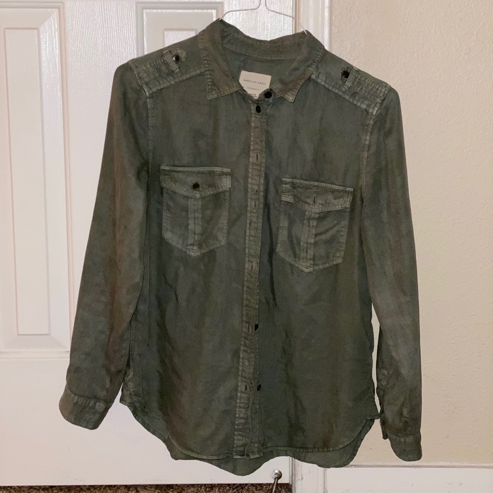 American eagle button up